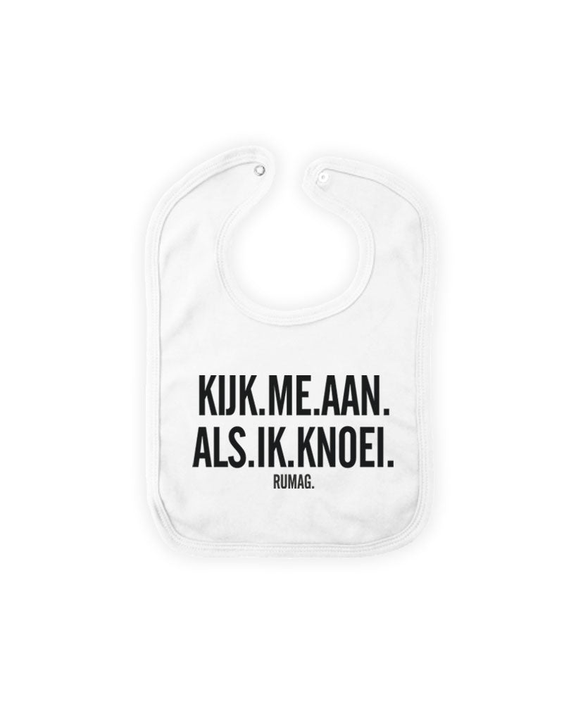 Slabbetje 'Kijk me aan als ik knoei'