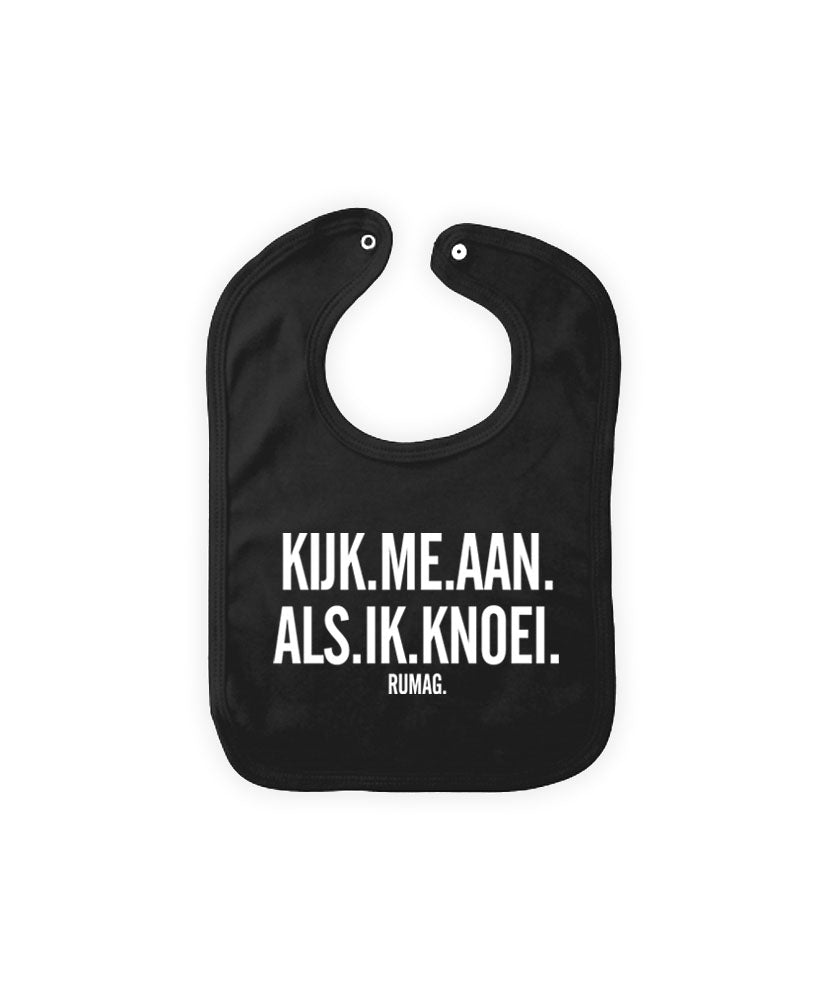 Slabbetje 'Kijk me aan als ik knoei'